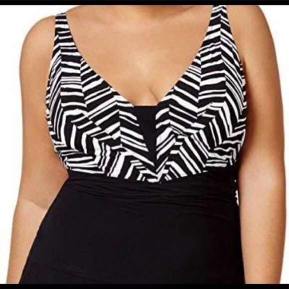 PROFILE black and white tankini top. NWT - Picture 4 of 16